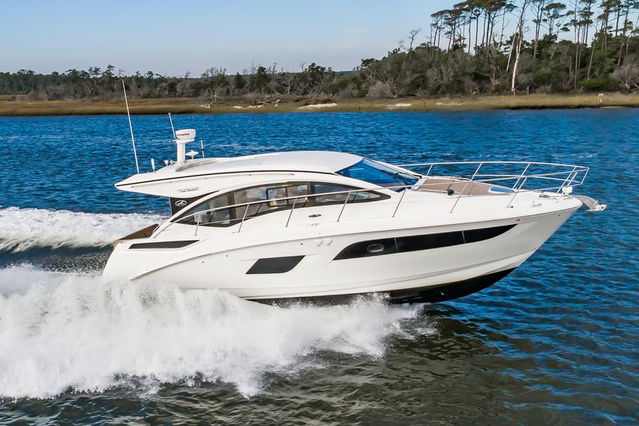 2016 Sea Ray 400 Sundancer