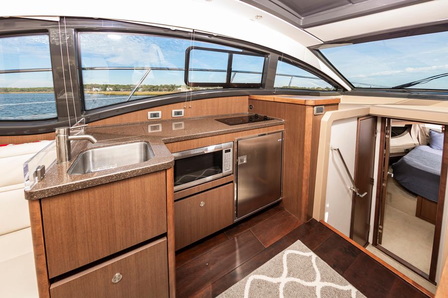 2016 Sea Ray 400 Sundancer