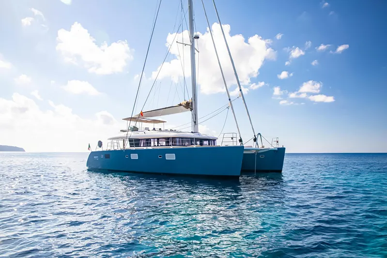 Firefly Yacht Photos Pics 