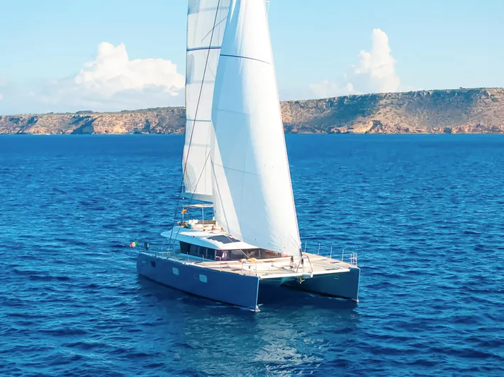 Firefly Yacht Photos Pics 