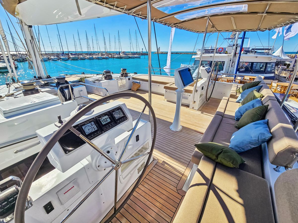 2012 Lagoon 62 