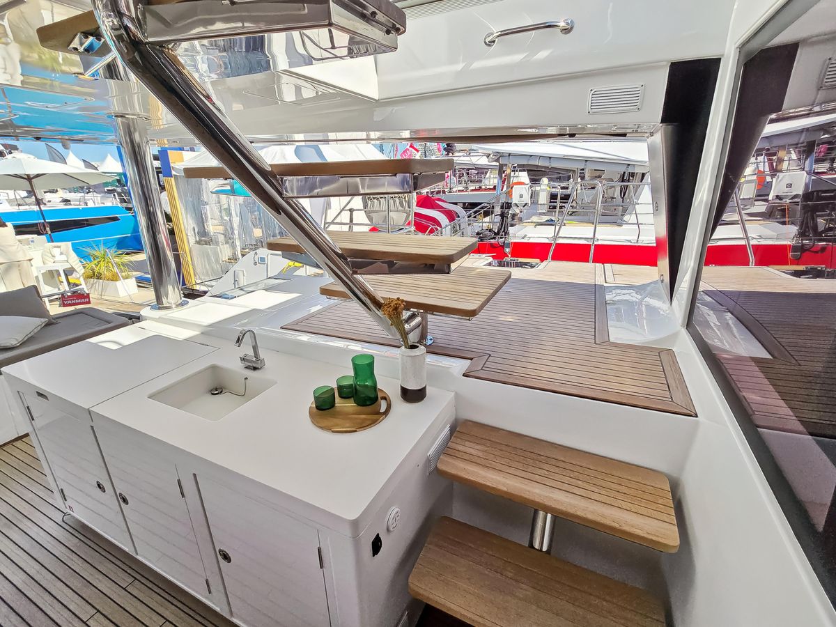 2012 Lagoon 62 