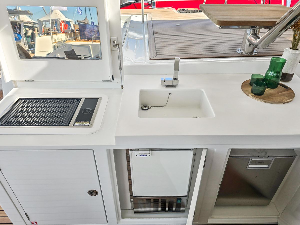 2012 Lagoon 62 