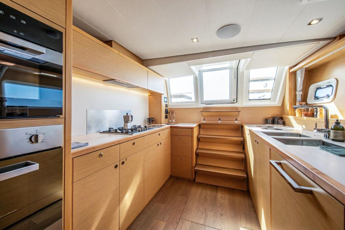 2012 Lagoon 62 