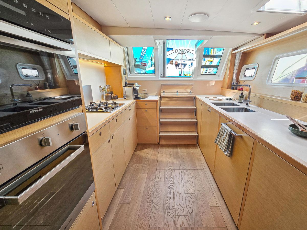 2012 Lagoon 62 