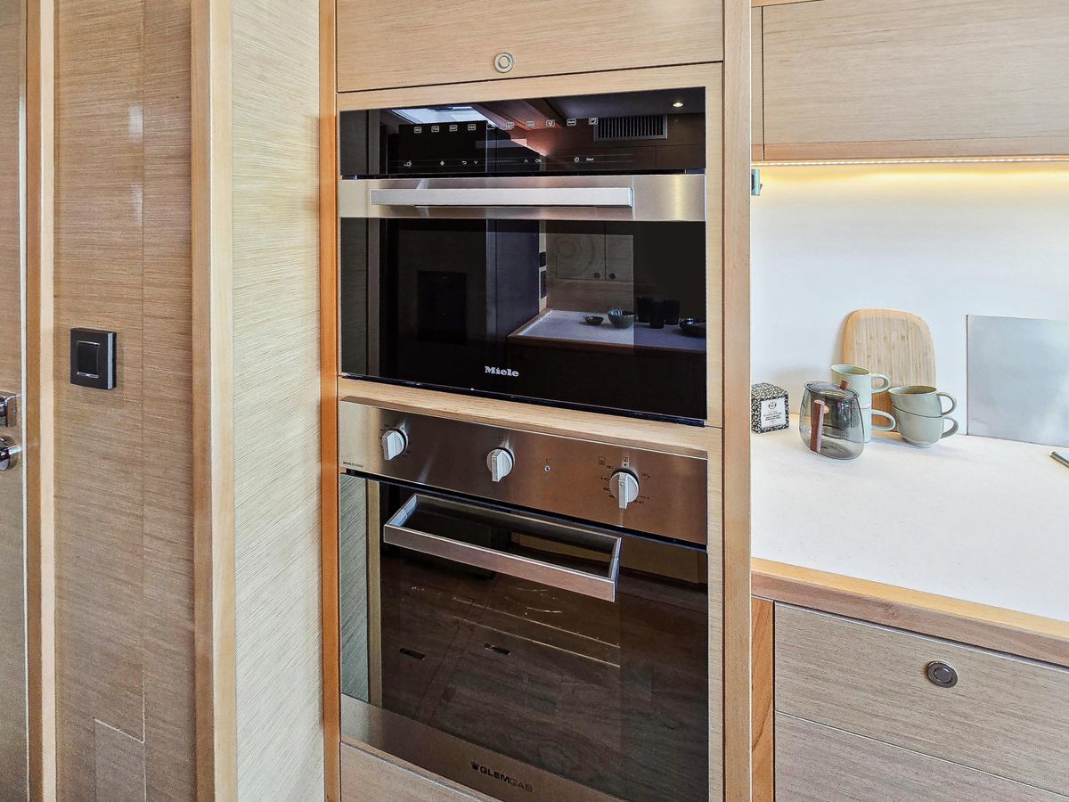 2012 Lagoon 62 