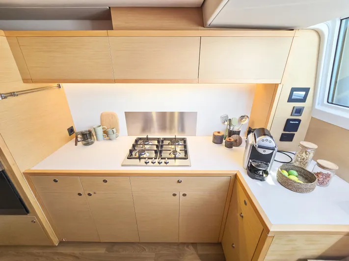 Firefly Yacht Photos Pics 