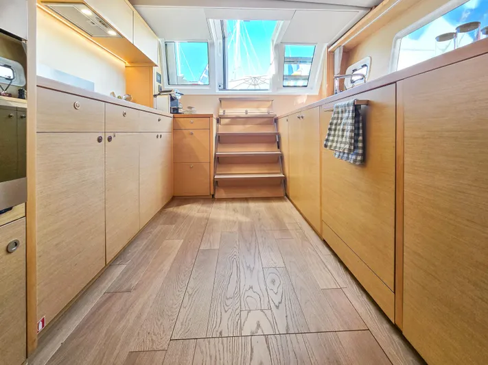 Firefly Yacht Photos Pics 