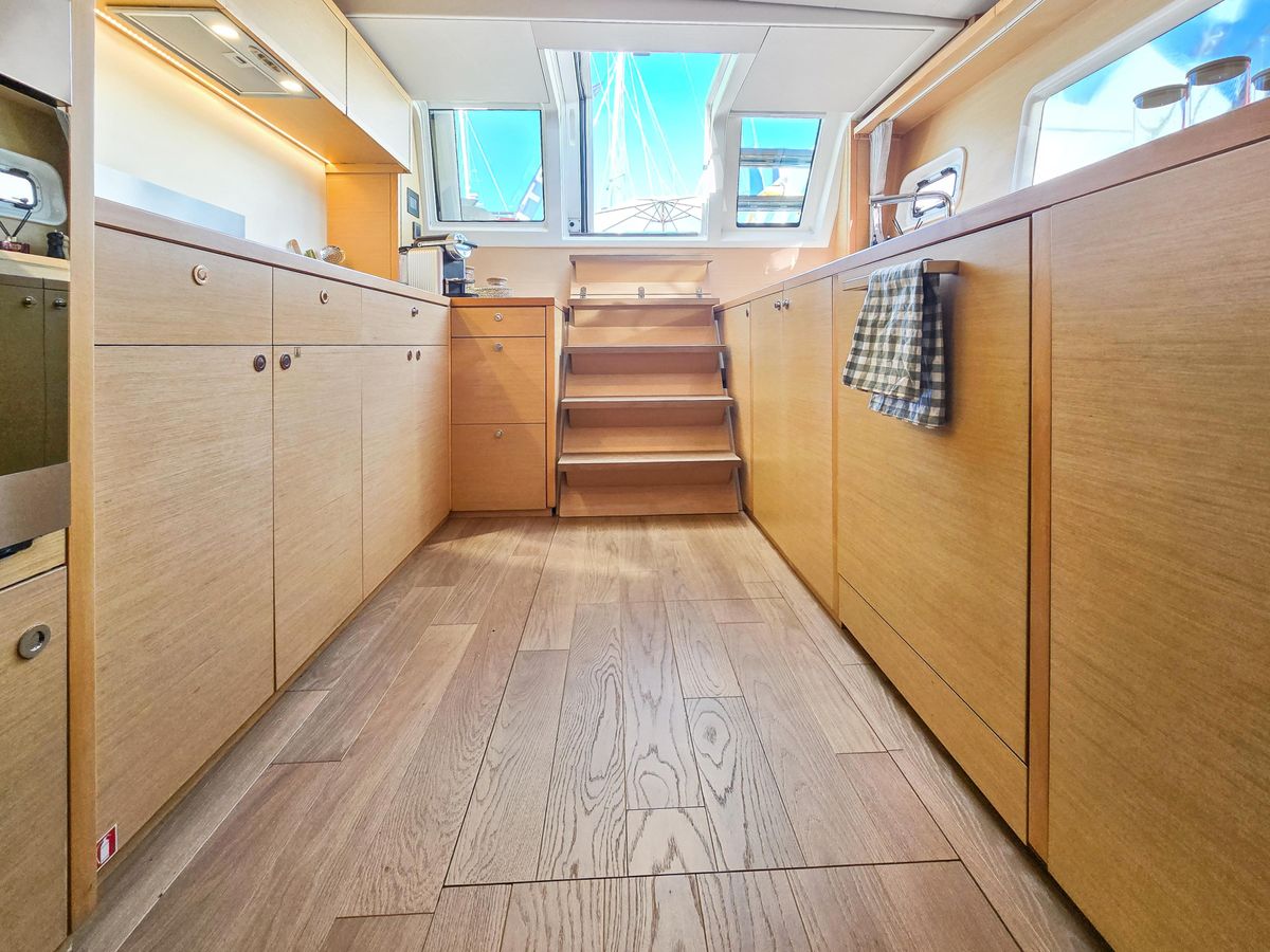 2012 Lagoon 62 