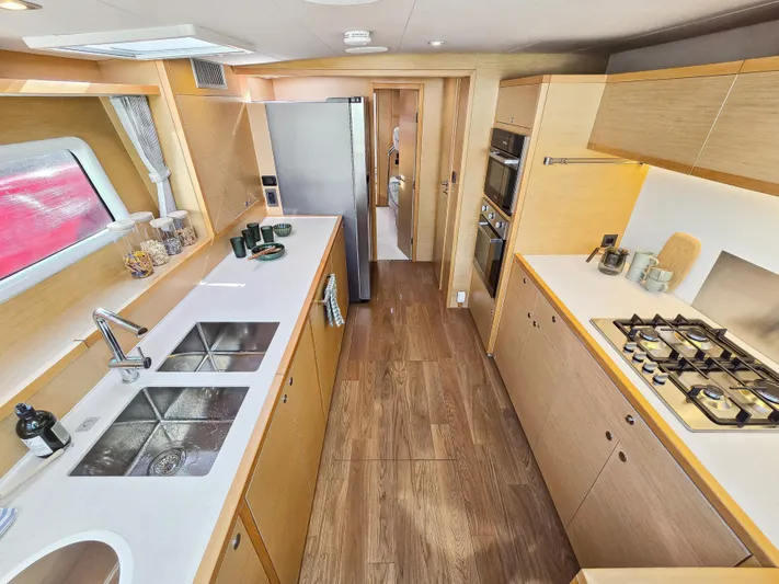 Firefly Yacht Photos Pics 