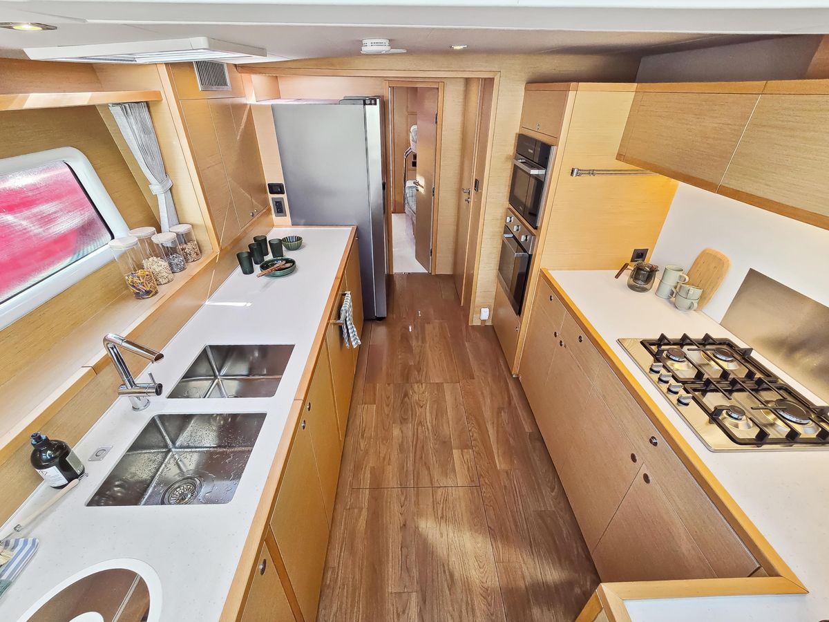 2012 Lagoon 62 