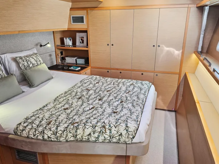 Firefly Yacht Photos Pics 