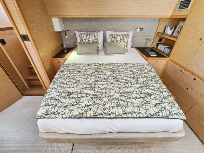 Firefly Yacht Photos Pics 