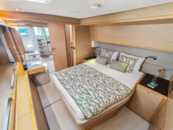 Firefly Yacht Photos Pics 