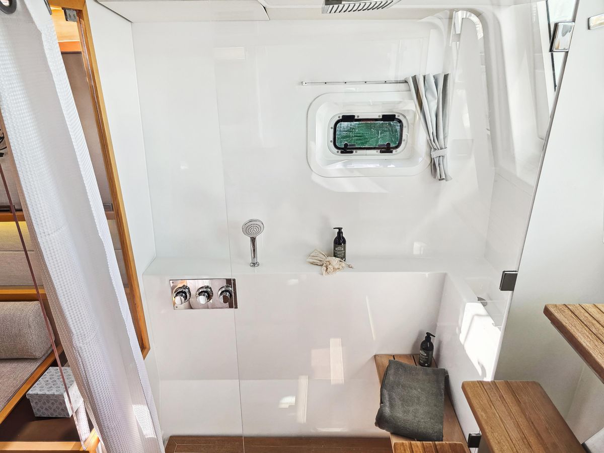 2012 Lagoon 62 