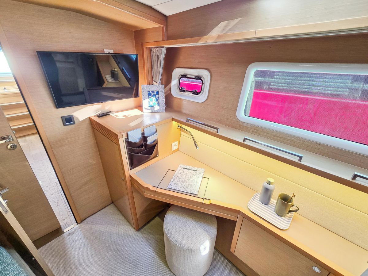 2012 Lagoon 62 