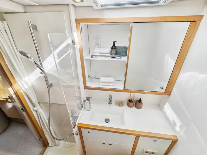 Firefly Yacht Photos Pics 