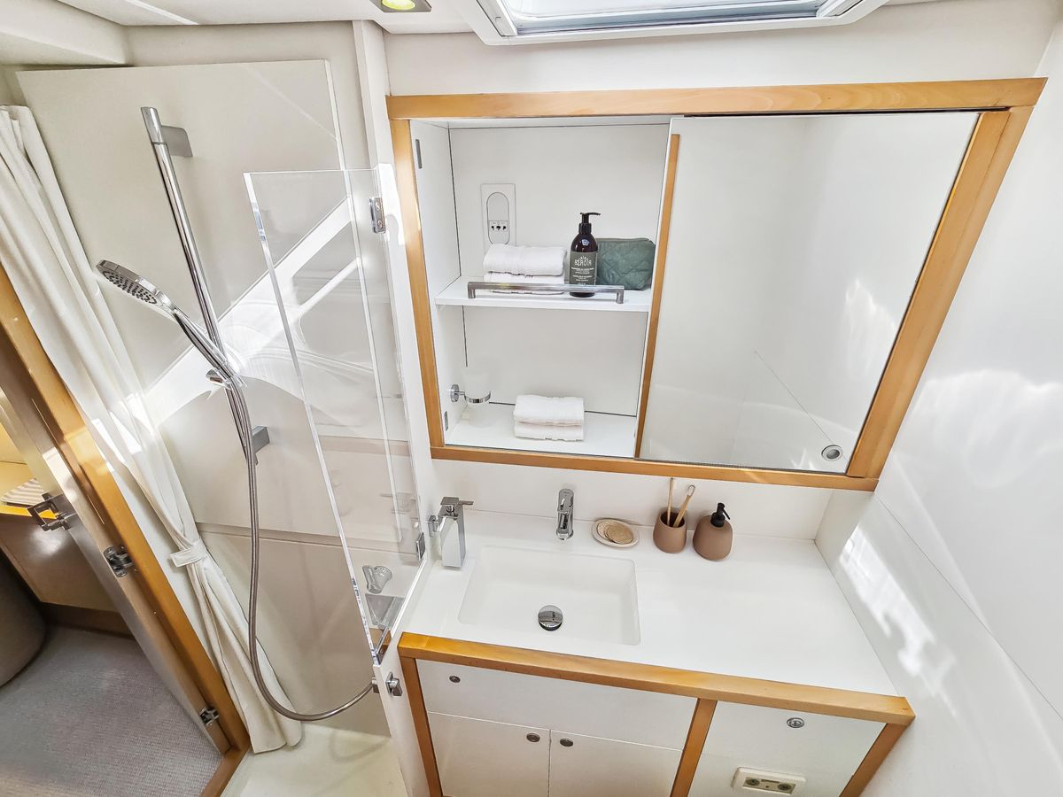 2012 Lagoon 62 