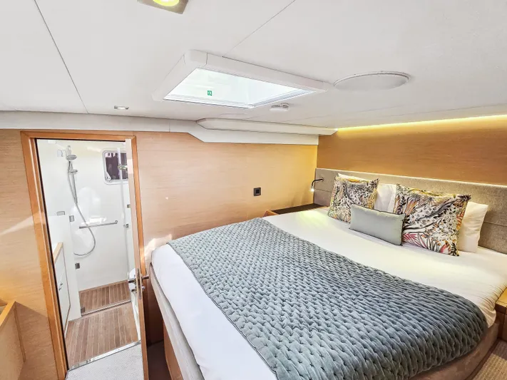 Firefly Yacht Photos Pics 