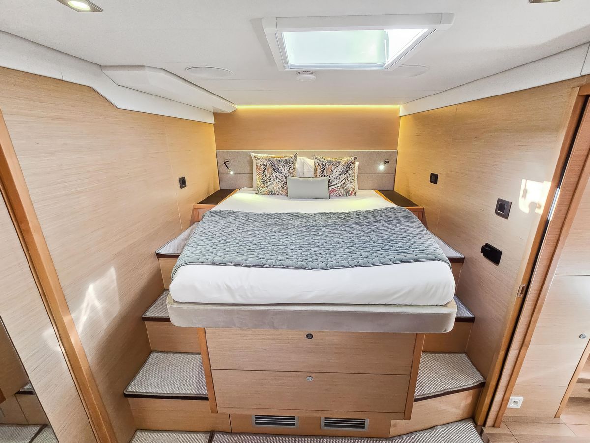 2012 Lagoon 62 