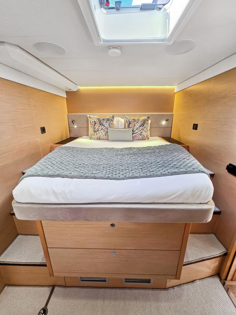 2012 Lagoon 62 