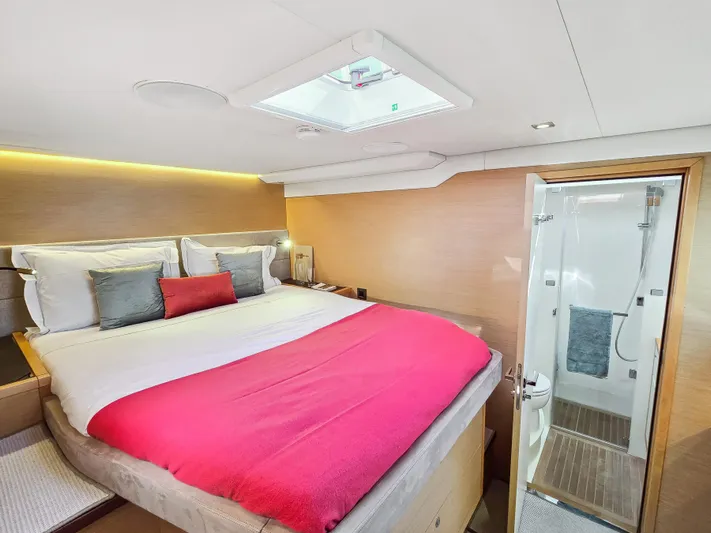 Firefly Yacht Photos Pics 