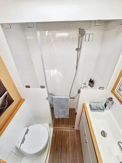 Firefly Yacht Photos Pics 