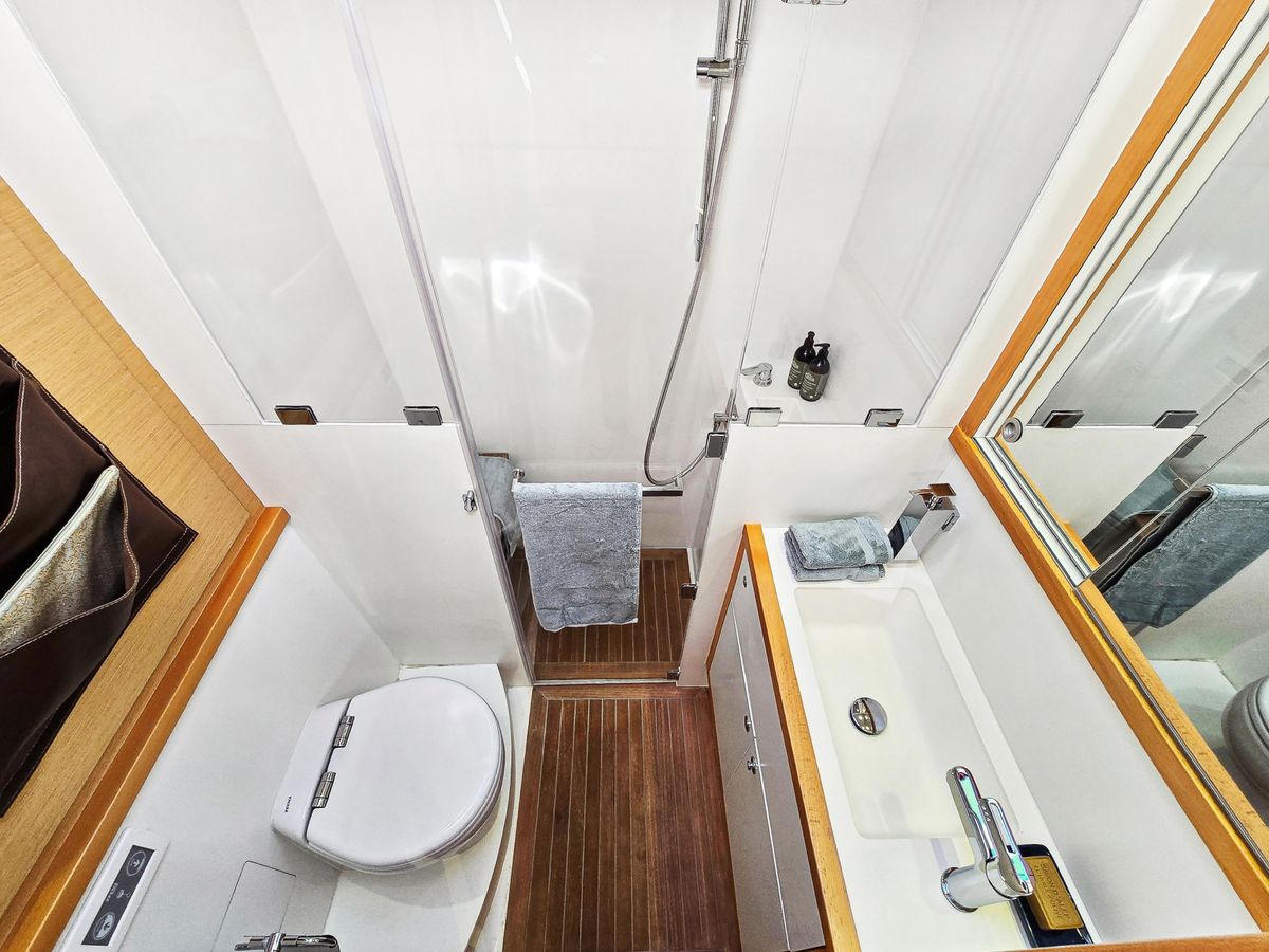 2012 Lagoon 62 
