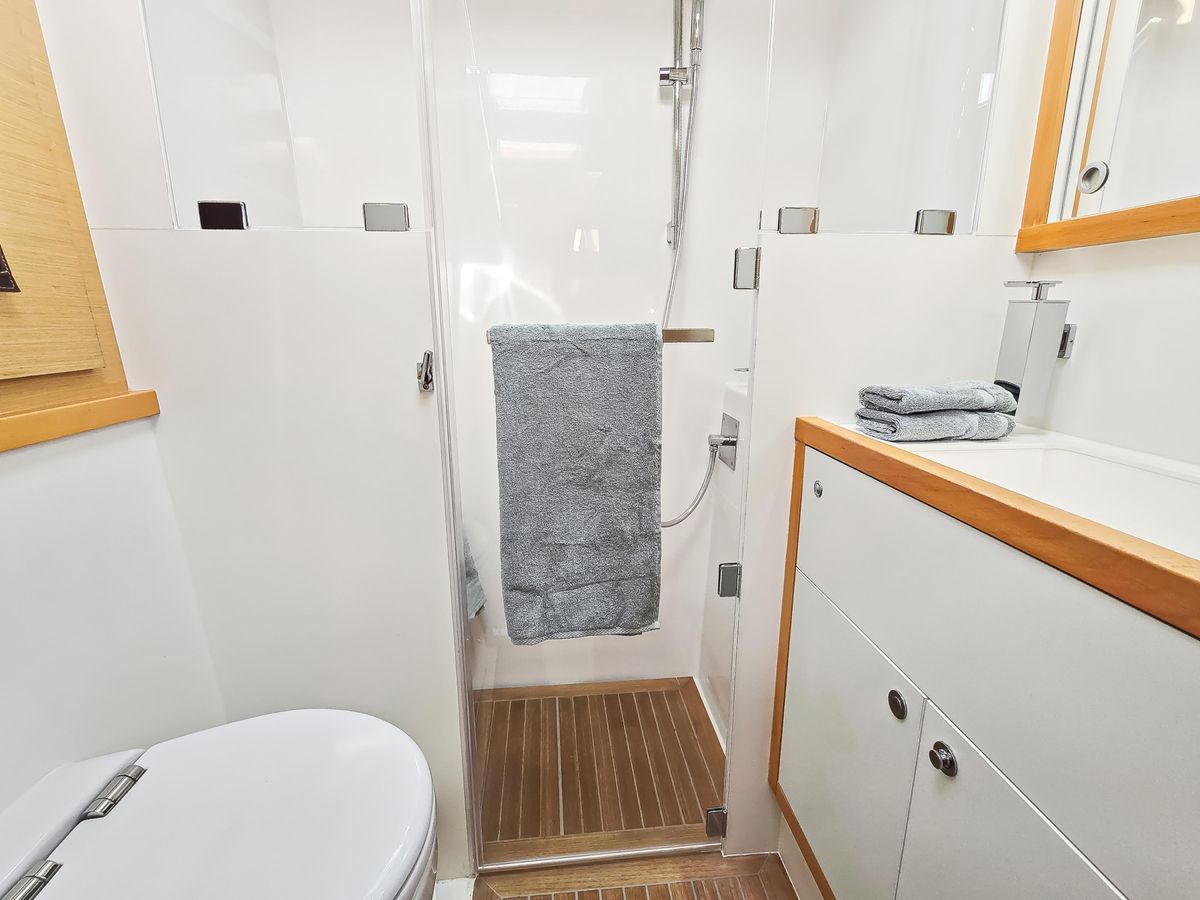 2012 Lagoon 62 