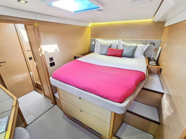 Firefly Yacht Photos Pics 