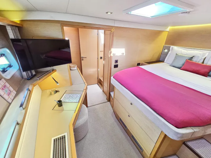 Firefly Yacht Photos Pics 