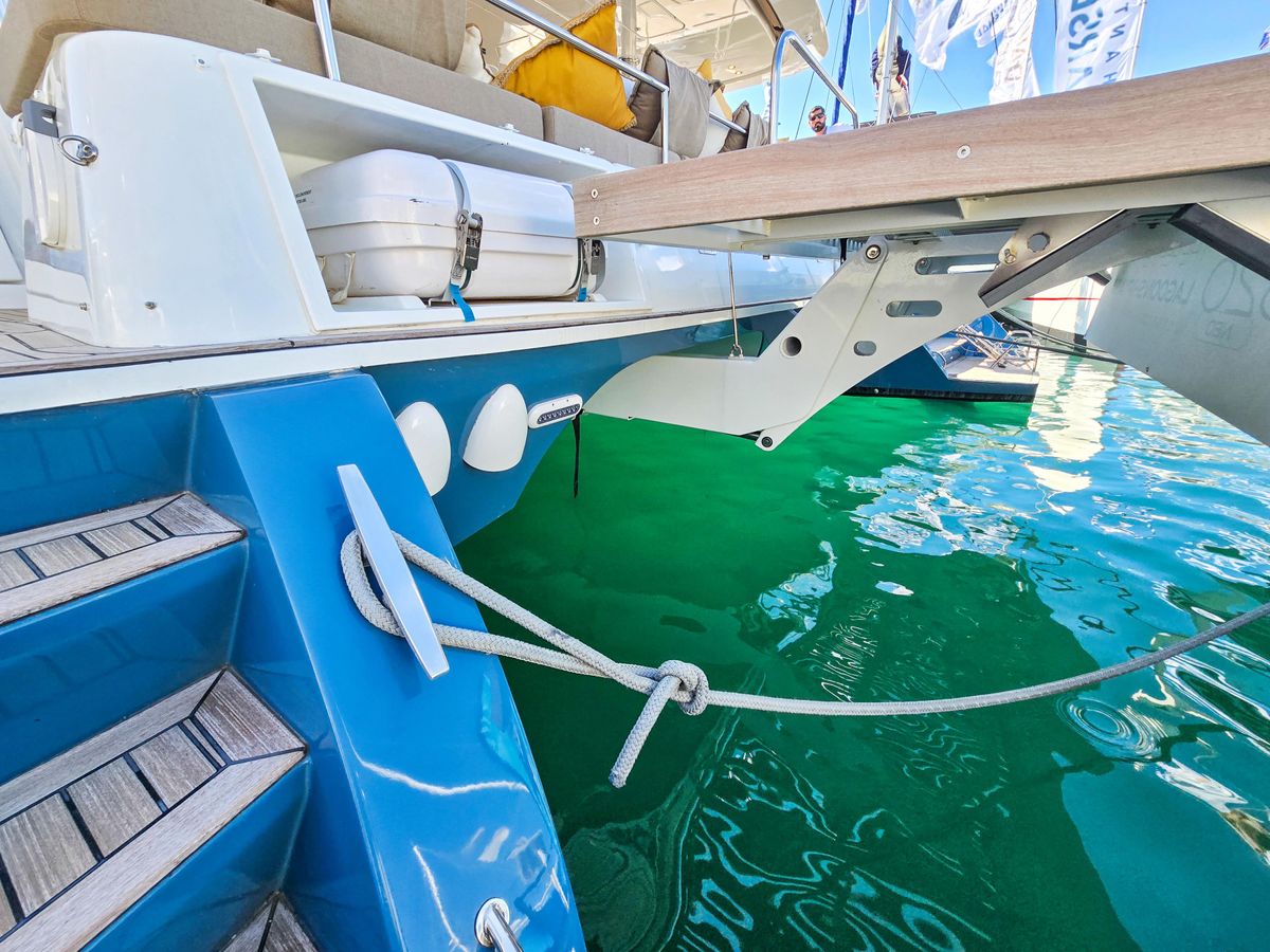 2012 Lagoon 62 