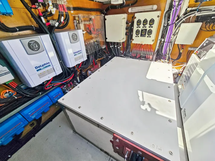 Firefly Yacht Photos Pics 