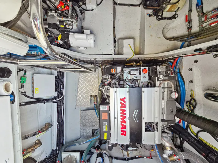 Firefly Yacht Photos Pics 