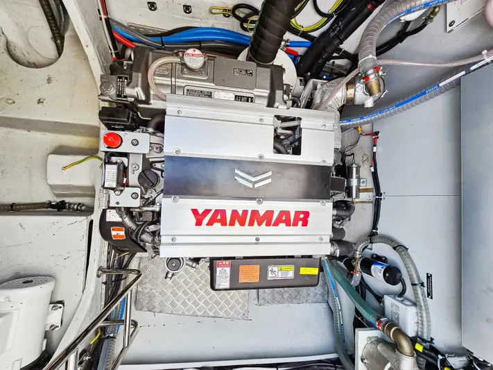 Firefly Yacht Photos Pics 