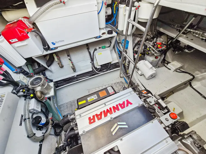 Firefly Yacht Photos Pics 