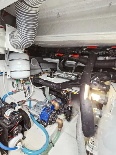 Firefly Yacht Photos Pics 