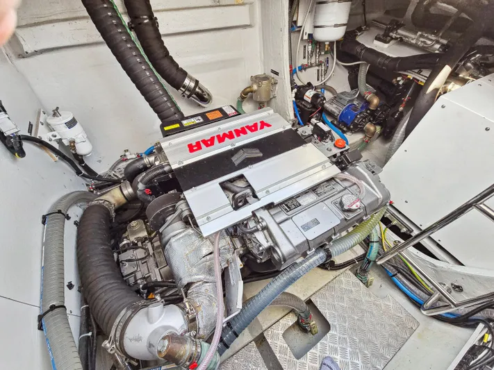 Firefly Yacht Photos Pics 