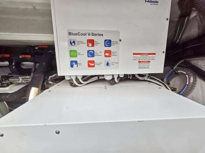 Firefly Yacht Photos Pics 