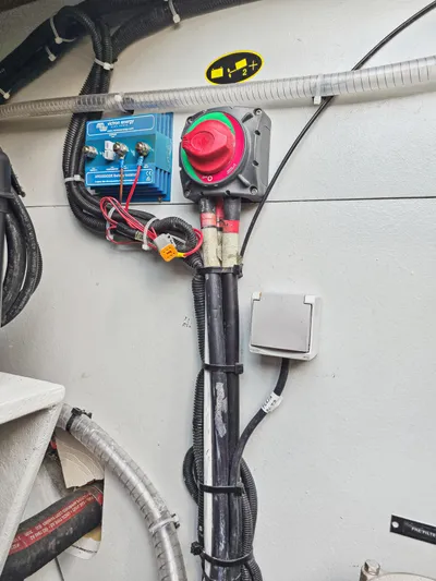 Firefly Yacht Photos Pics 