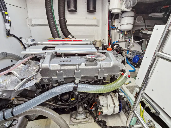 Firefly Yacht Photos Pics 