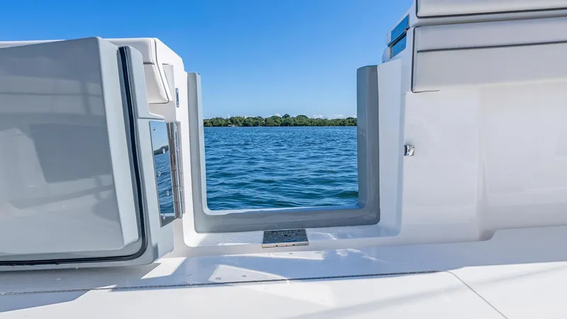 Stingray Yacht Photos Pics 