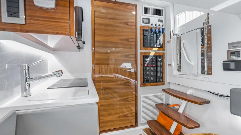 Stingray Yacht Photos Pics 