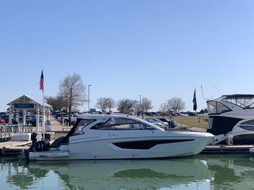 2021 42' Cruisers Yachts-42 GLS Lewisville, TX, US