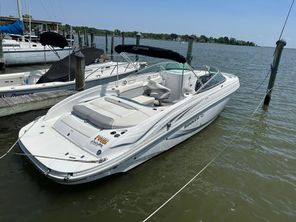 Rinker Captiva 246 BR