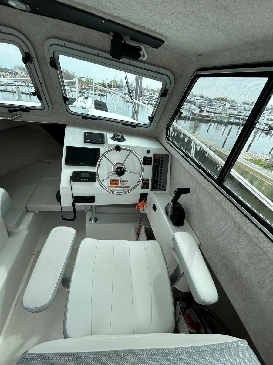 2022 Parker 2320 Sport Cabin Pilothouse for sale - YachtWorld