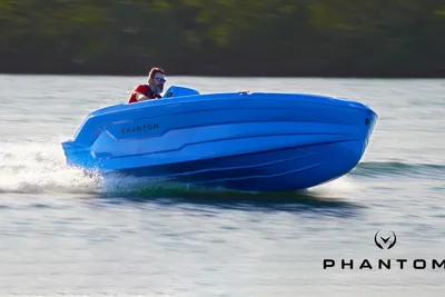 2024 Vision Marine Technologies Phantom
