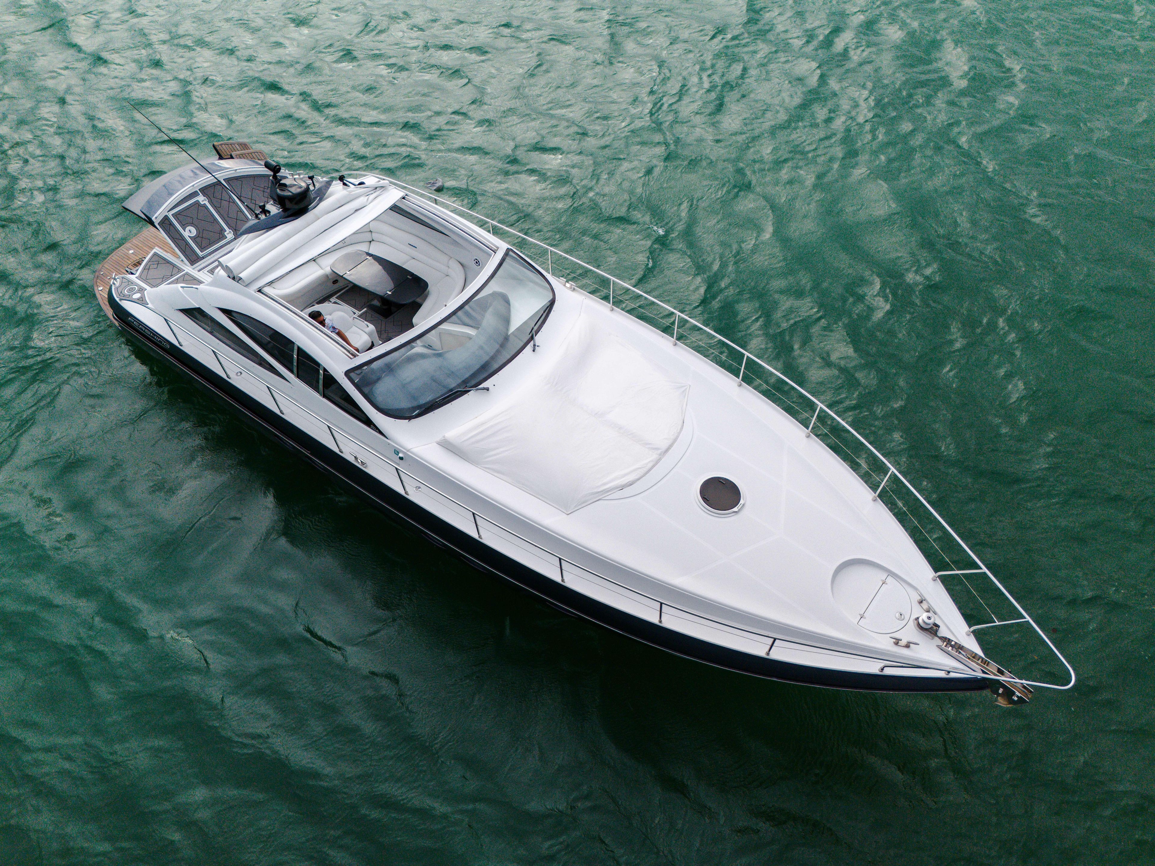 2003 Pershing 52 
