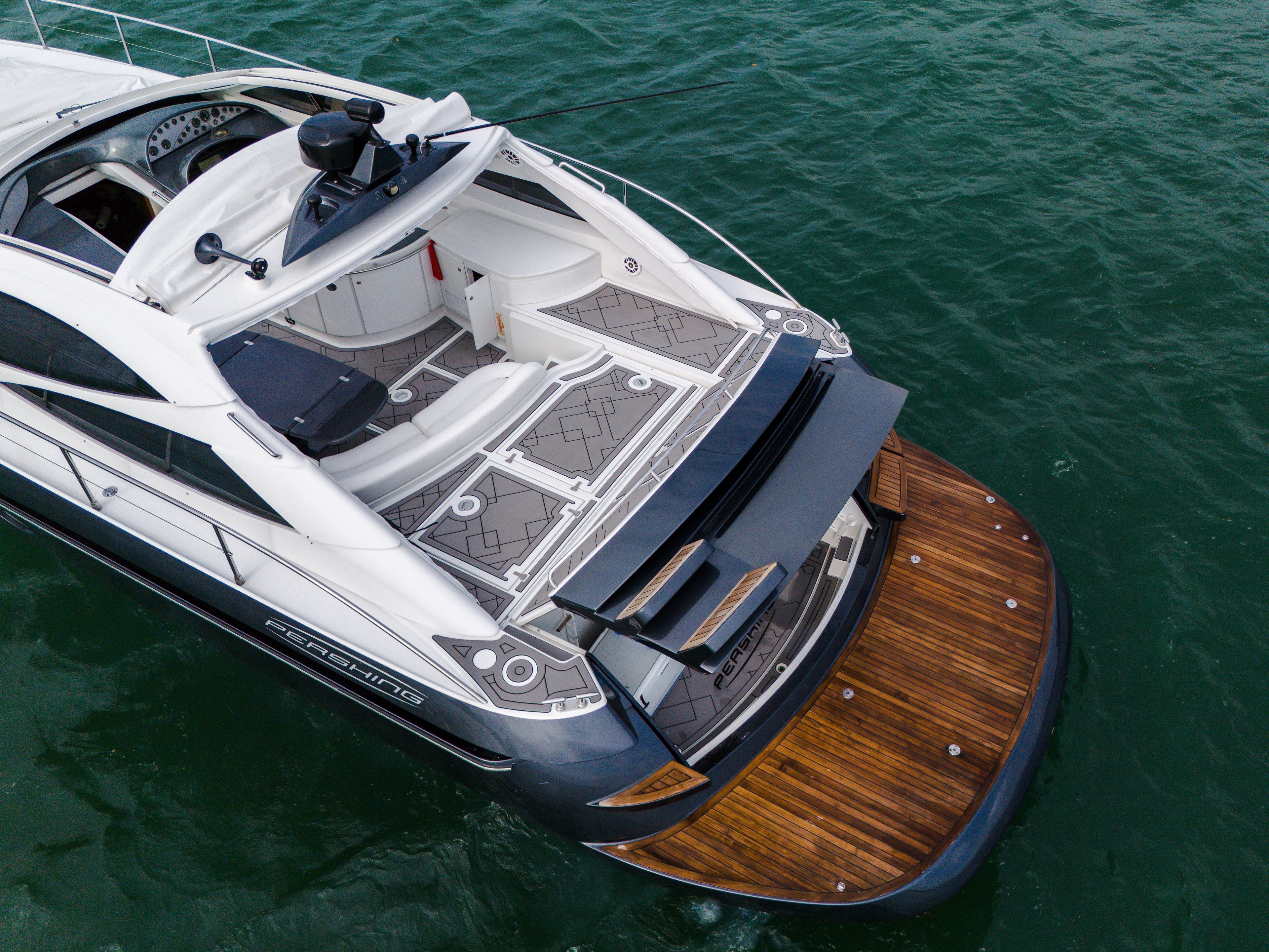 2003 Pershing 52 