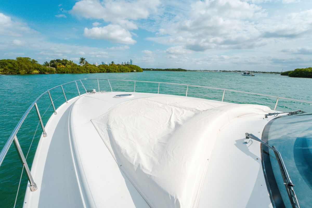 2003 Pershing 52 